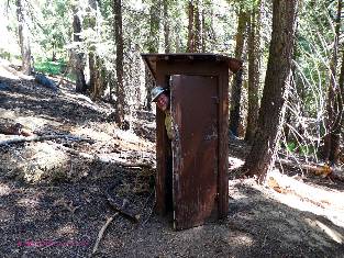 sequoia-2019-toilet14-day5  Bearpaw w.jpg (593553 bytes)
